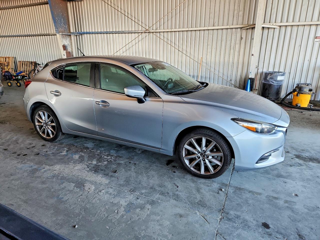 2017 MAZDA 3 TOURING photo 4