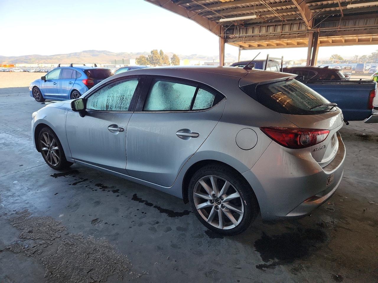2017 MAZDA 3 TOURING photo 2