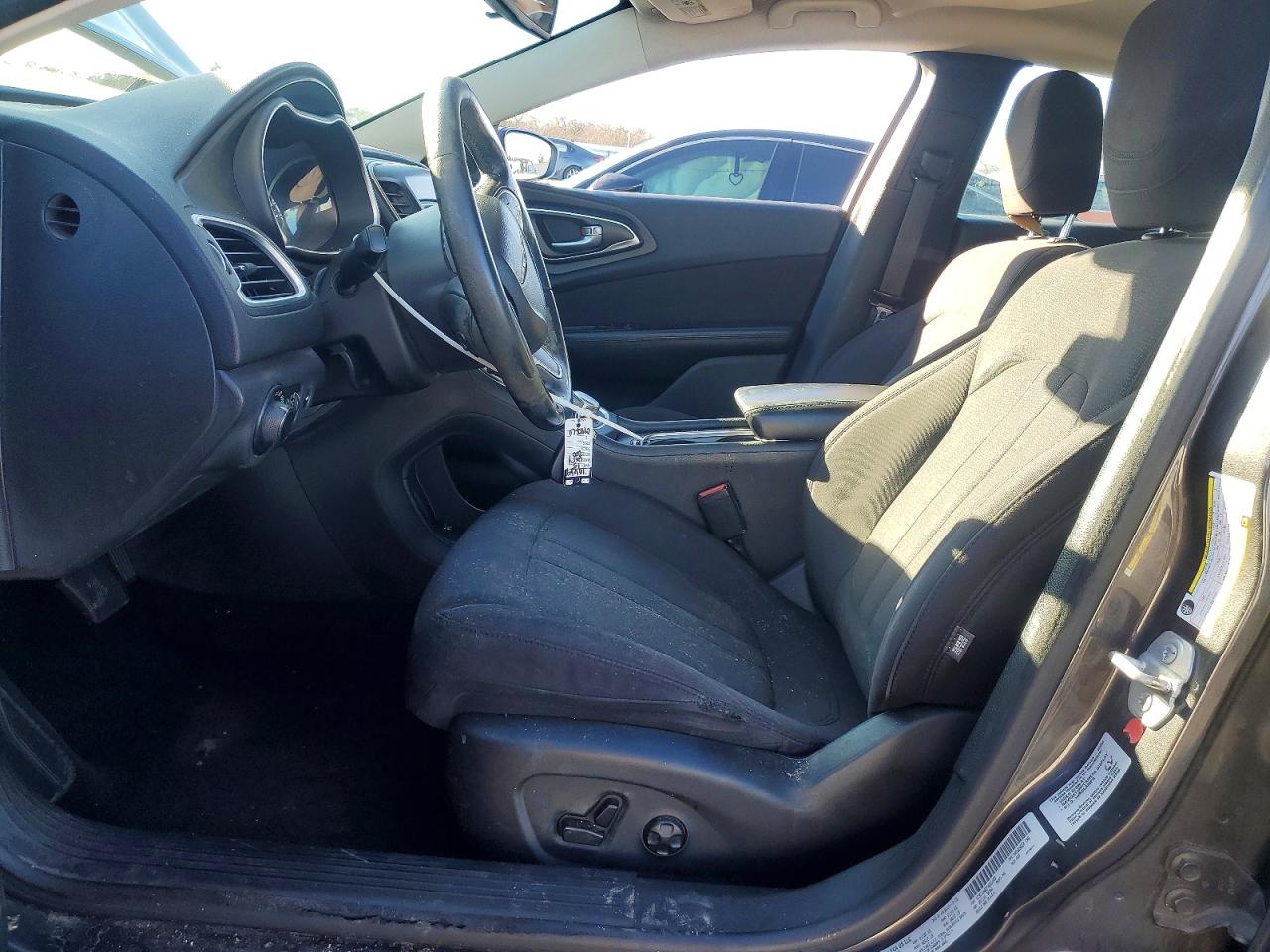 2015 CHRYSLER 200 LIMITED photo 7