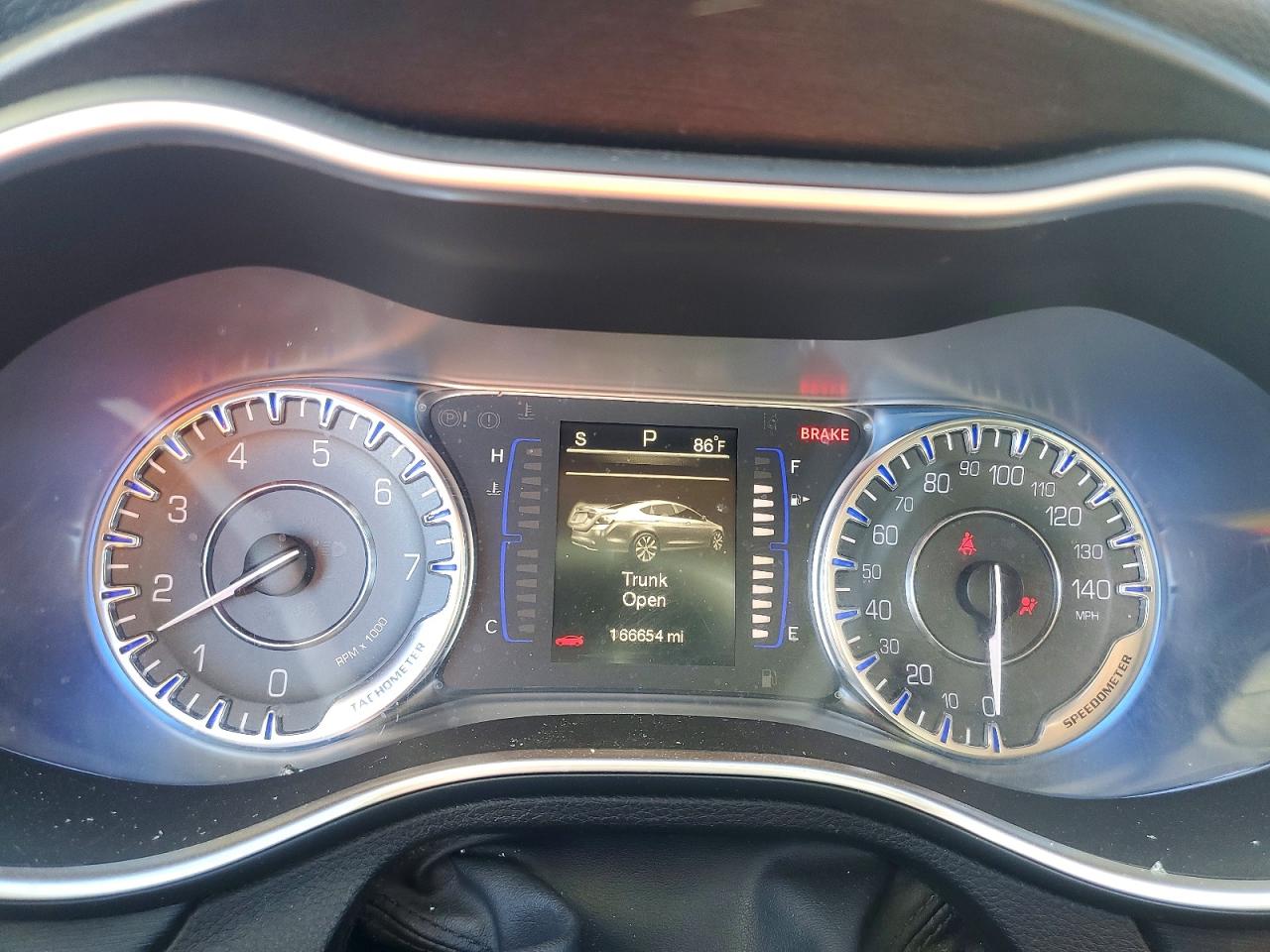 2015 CHRYSLER 200 LIMITED photo 9