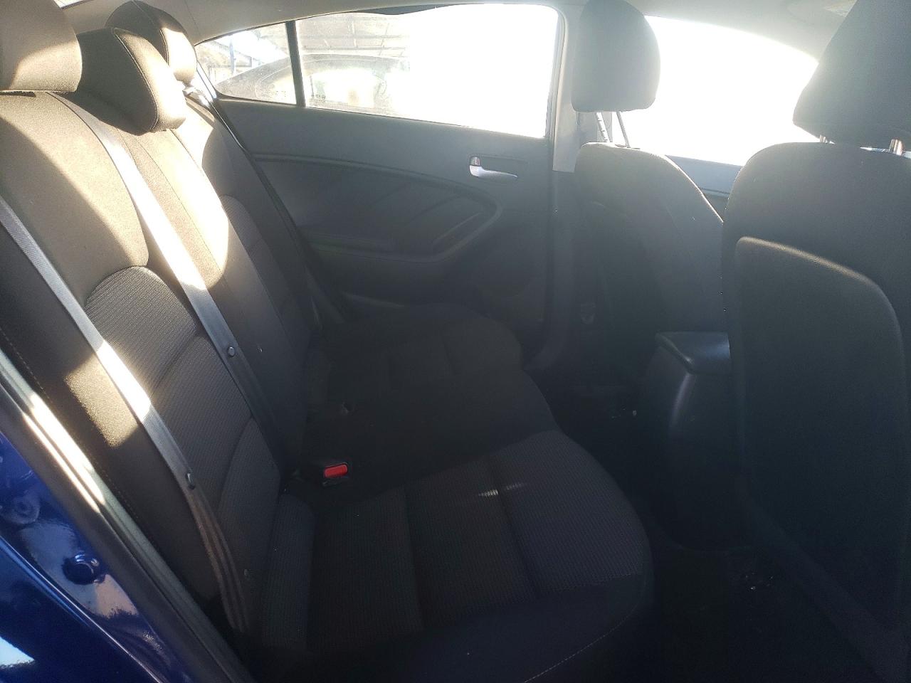 2017 KIA FORTE LX photo 10