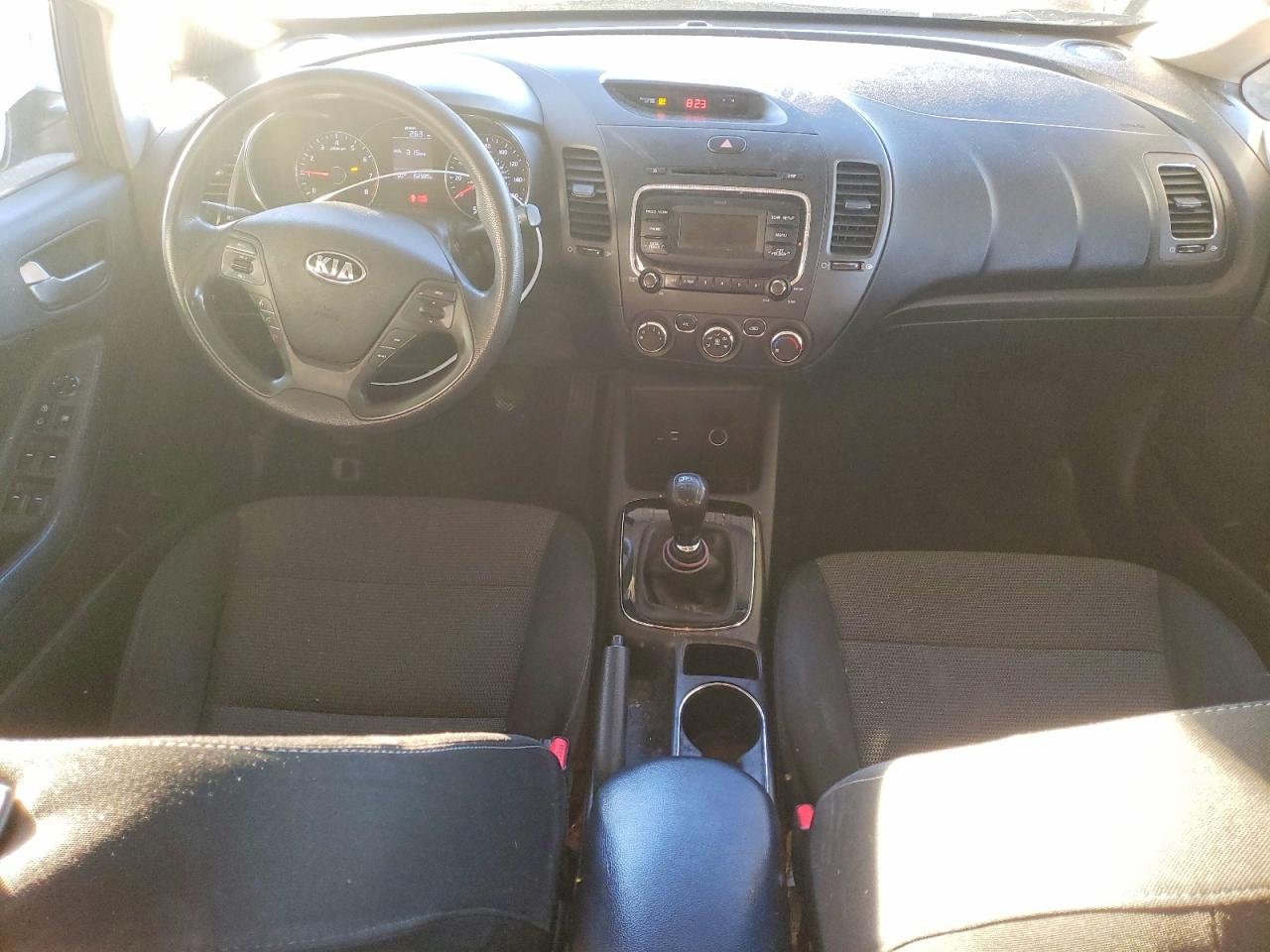 2017 KIA FORTE LX photo 8