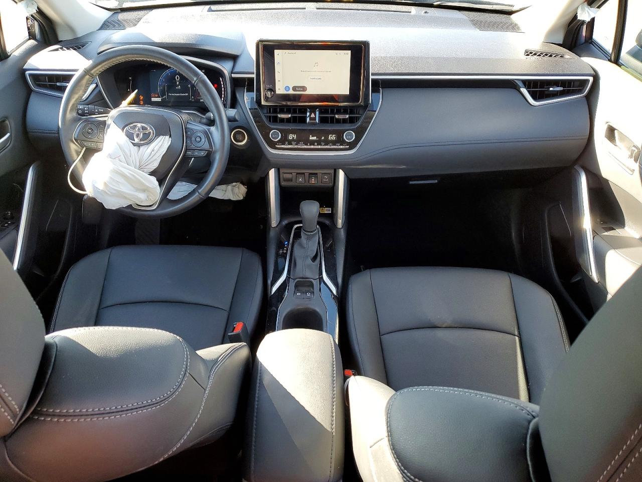 2023 TOYOTA COROLLA CROSS XLE photo 8