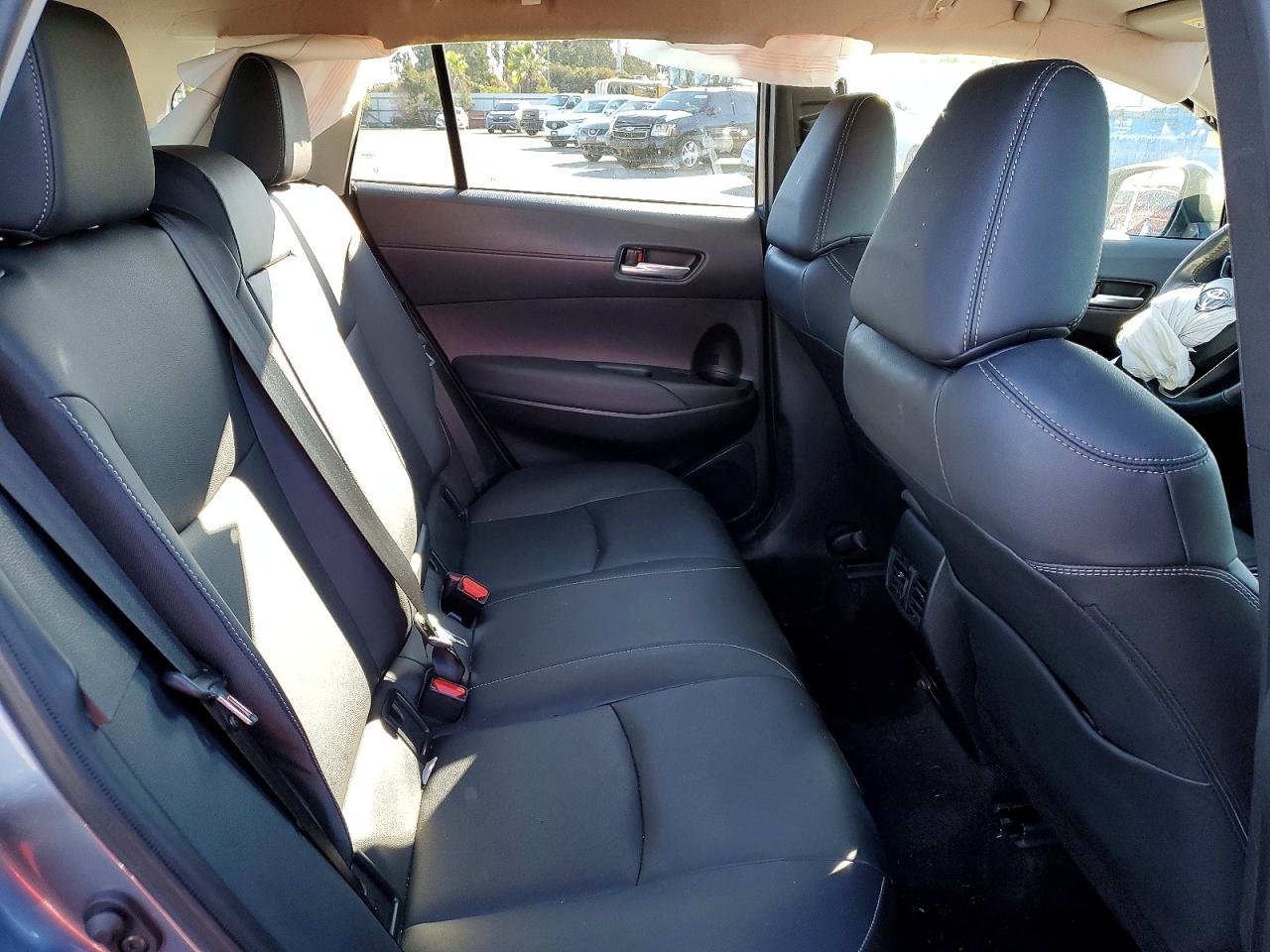 2023 TOYOTA COROLLA CROSS XLE photo 11