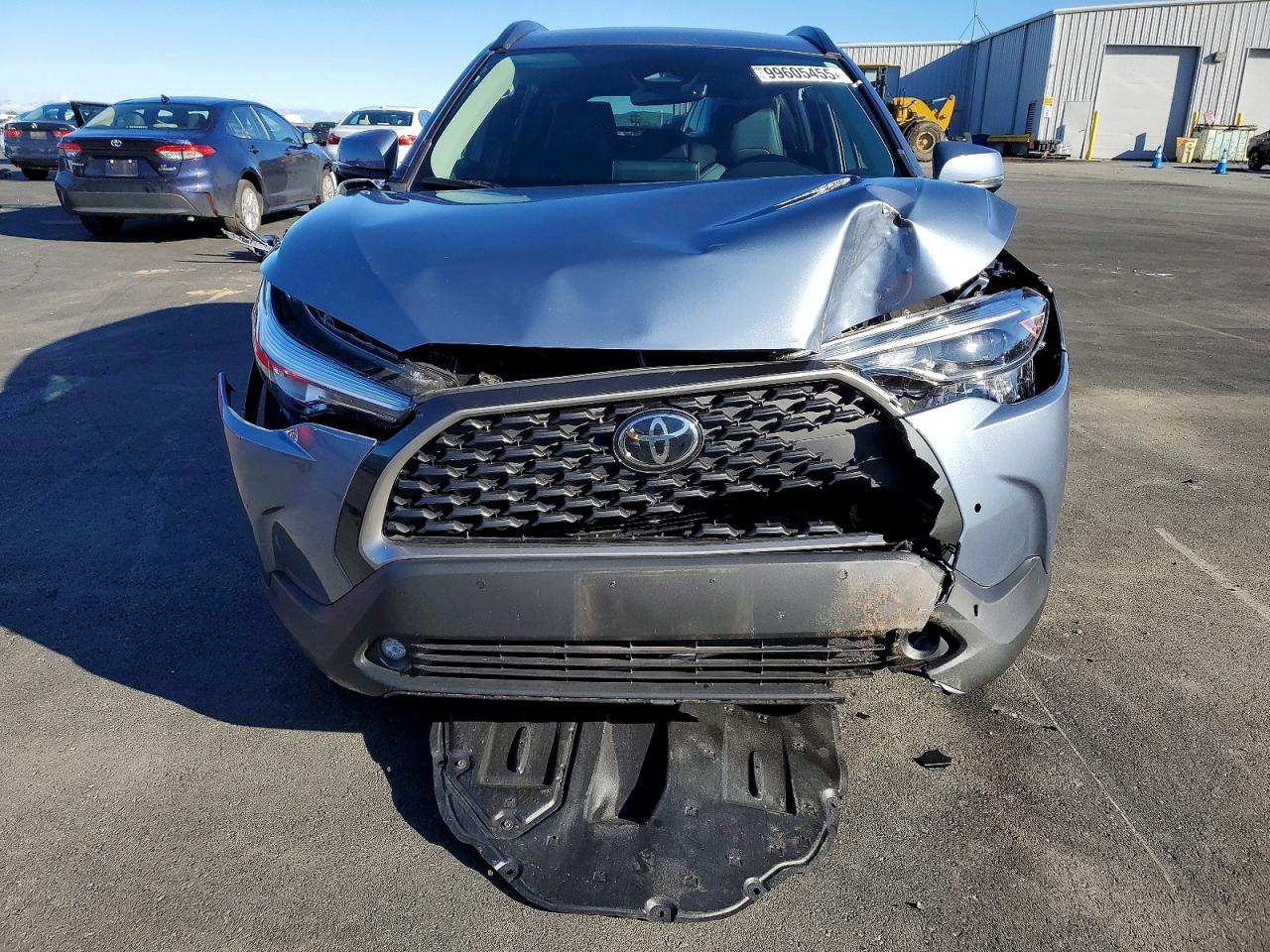 2023 TOYOTA COROLLA CROSS XLE photo 5