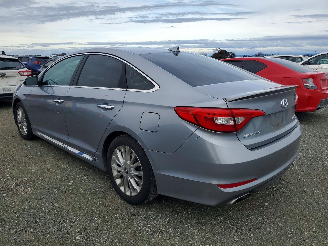 2015 HYUNDAI SONATA SPORT photo 2