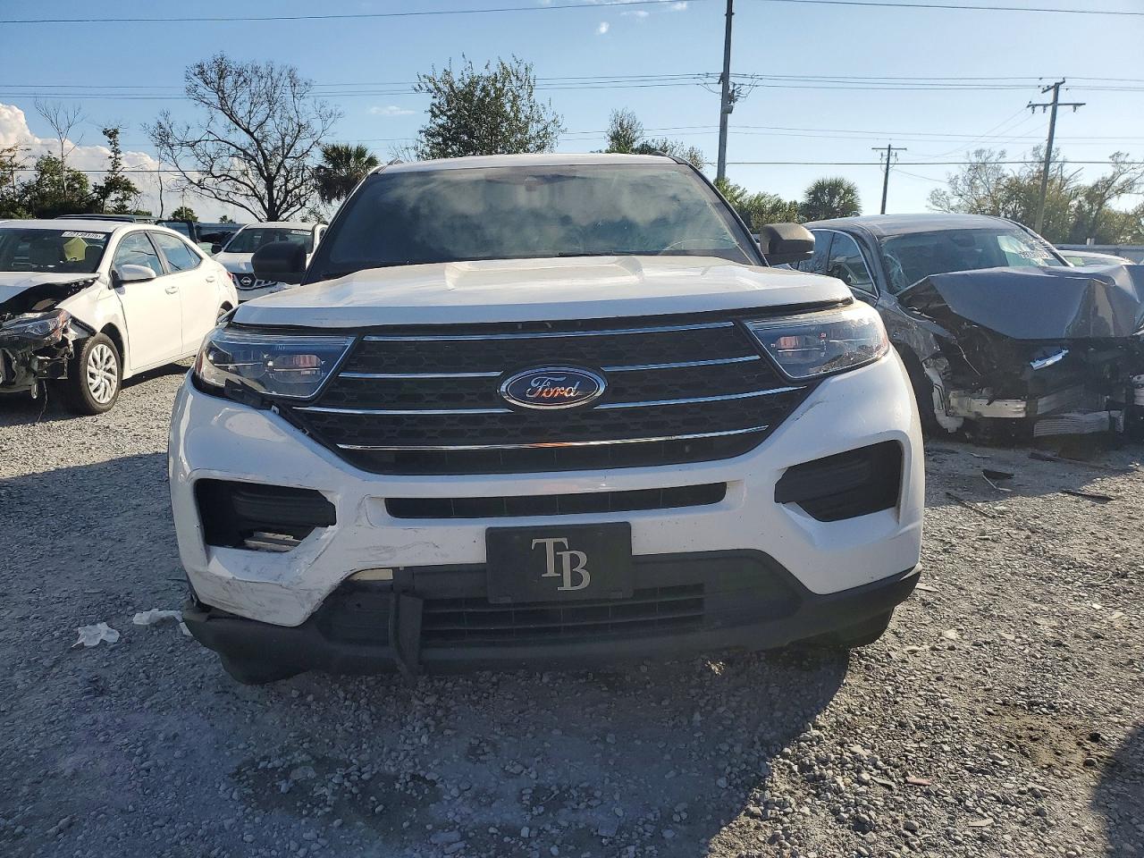 2020 FORD EXPLORER XLT photo 5