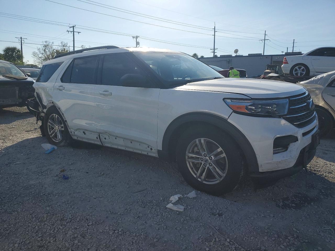 2020 FORD EXPLORER XLT photo 4