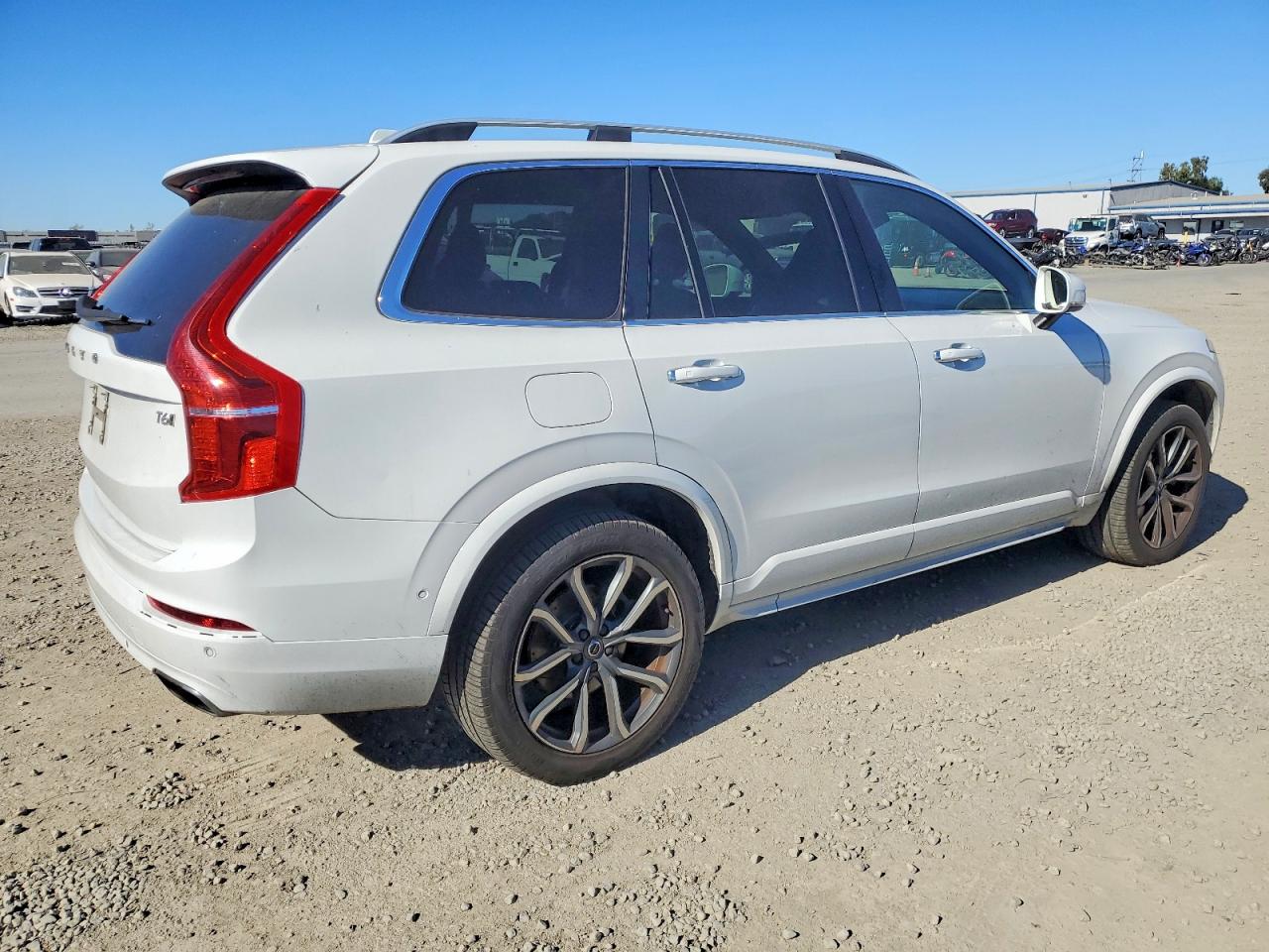 2017 VOLVO XC90 T6 photo 3