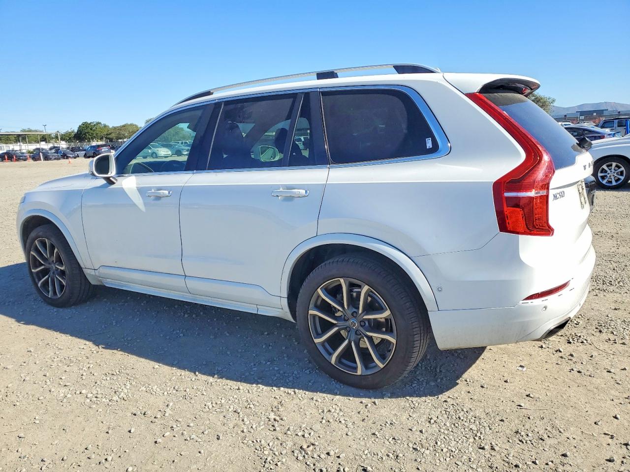 2017 VOLVO XC90 T6 photo 2
