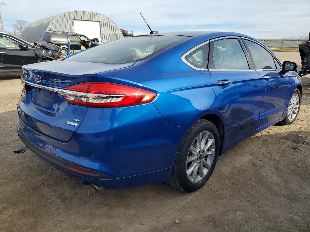 2017 FORD FUSION SE photo 3