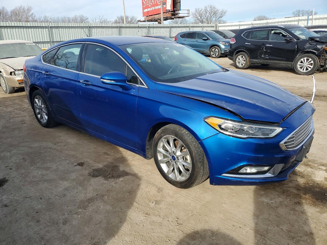 2017 FORD FUSION SE photo 4