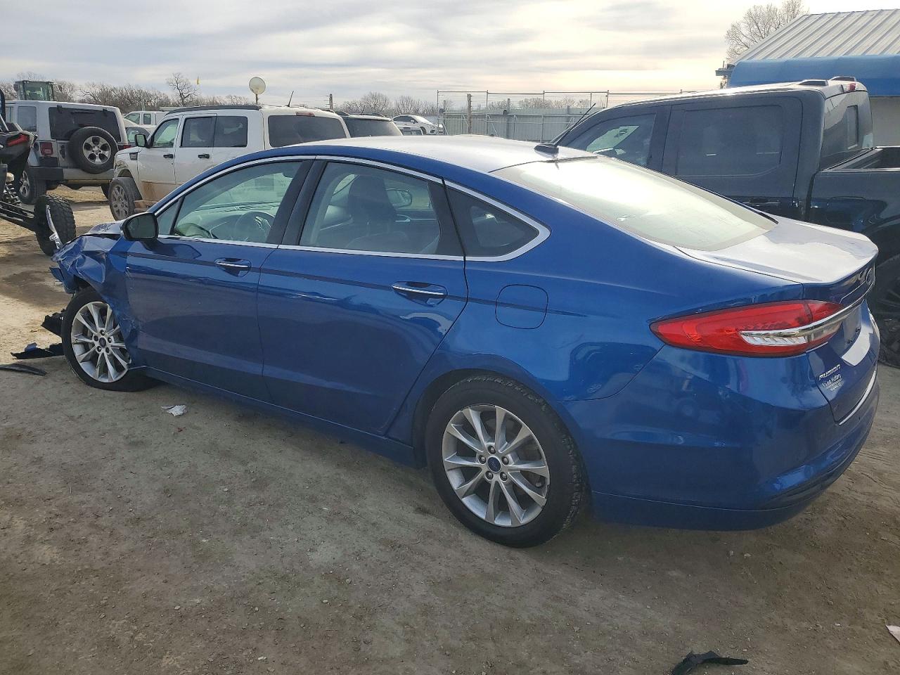 2017 FORD FUSION SE photo 2