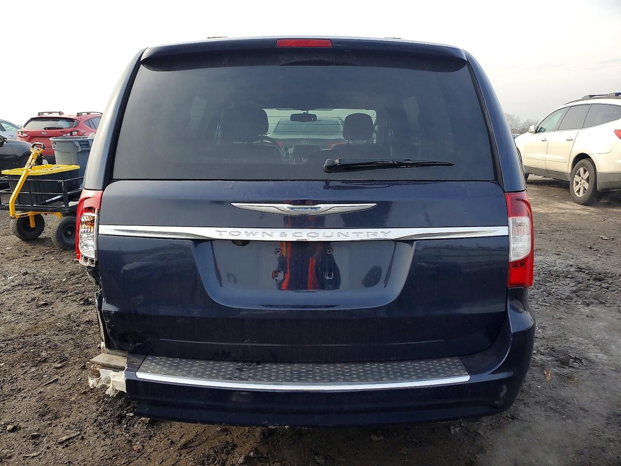 2015 CHRYSLER TOWN & COUNTRY TOURING photo 6