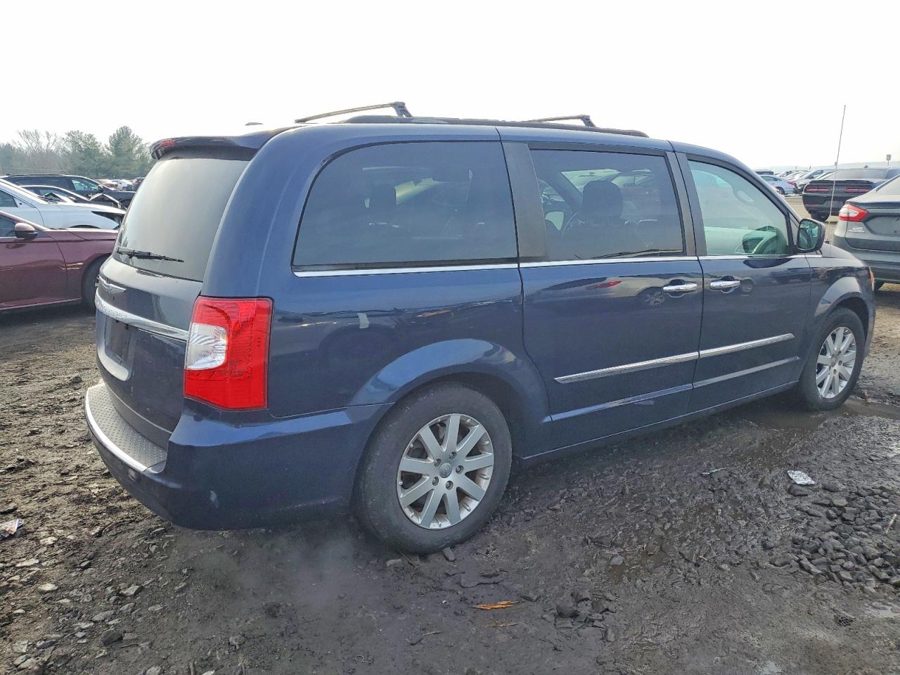 2015 CHRYSLER TOWN & COUNTRY TOURING photo 3