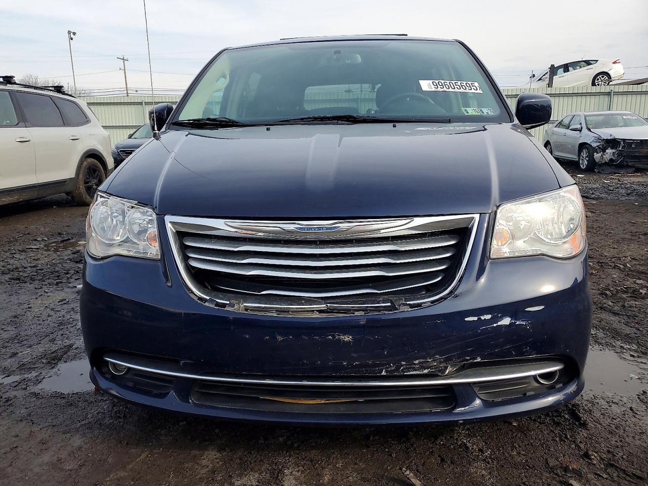 2015 CHRYSLER TOWN & COUNTRY TOURING photo 5
