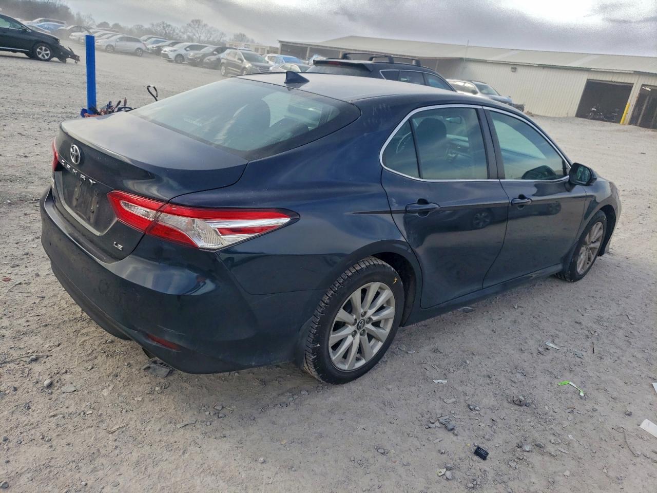 2019 TOYOTA CAMRY L photo 3