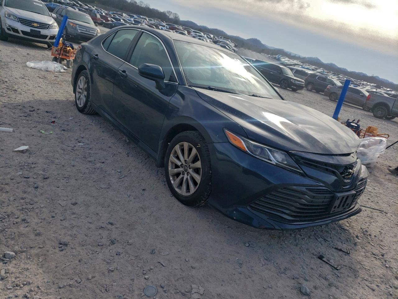 2019 TOYOTA CAMRY L photo 4