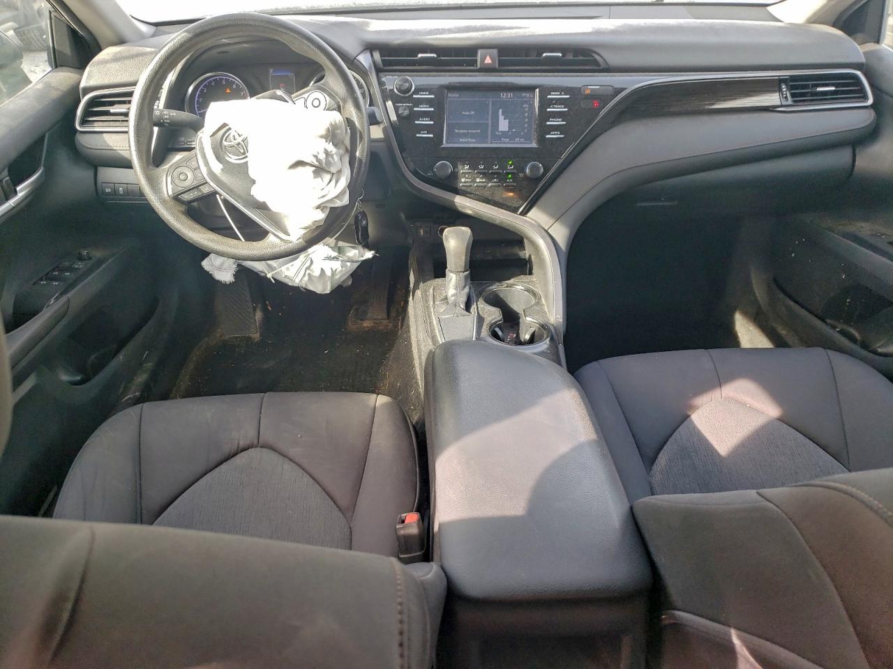 2019 TOYOTA CAMRY L photo 8