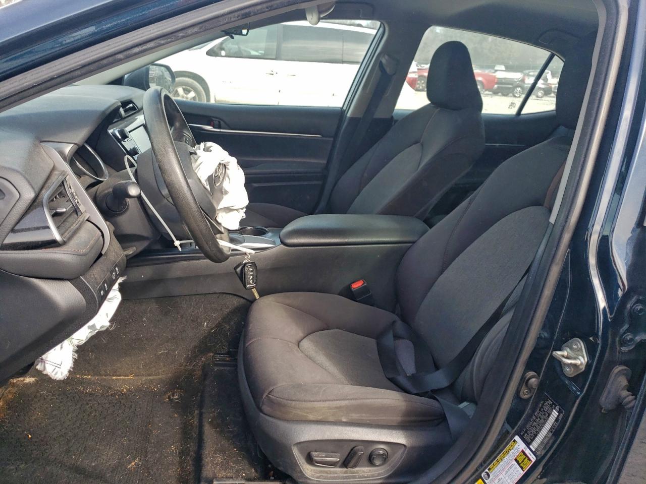 2019 TOYOTA CAMRY L photo 7