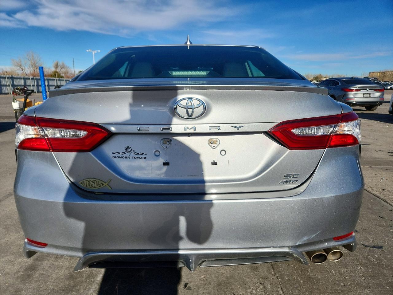 2020 TOYOTA CAMRY SE photo 6
