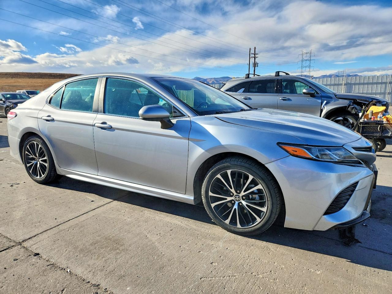 2020 TOYOTA CAMRY SE photo 4