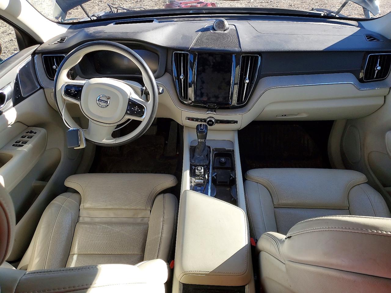 2019 VOLVO XC60 T6 INSCRIPTION photo 8