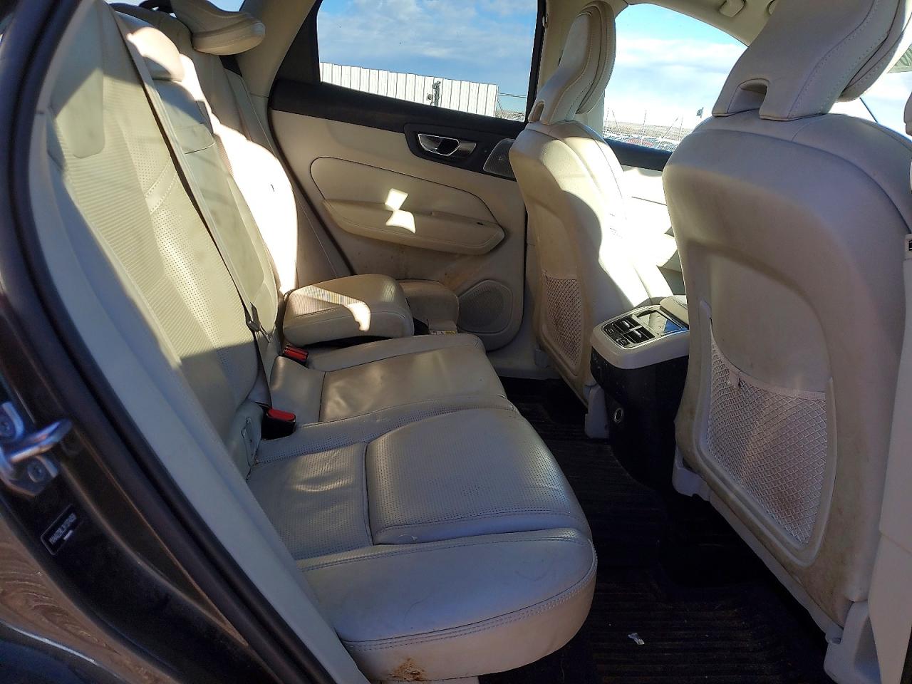 2019 VOLVO XC60 T6 INSCRIPTION photo 10