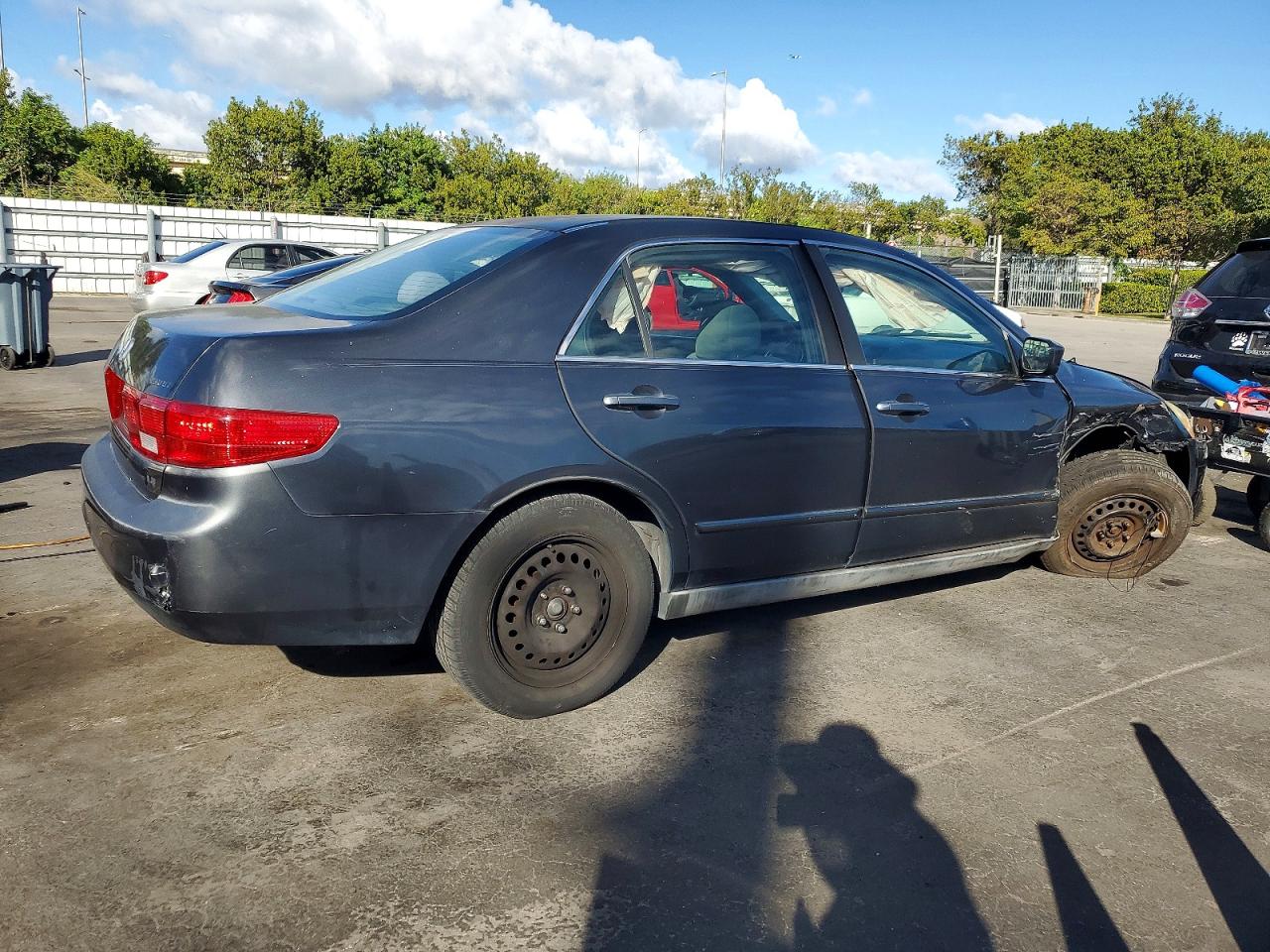 2005 HONDA ACCORD LX photo 3