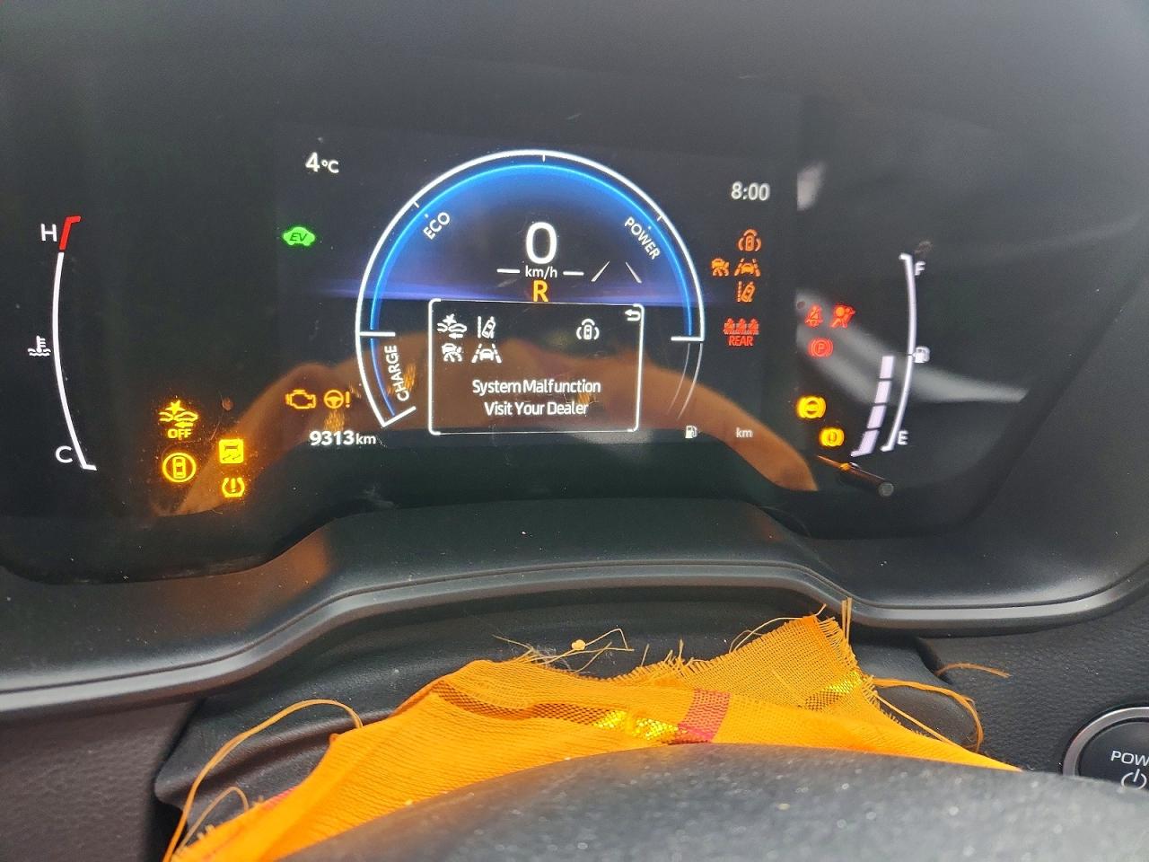 2025 TOYOTA COROLLA LE photo 9