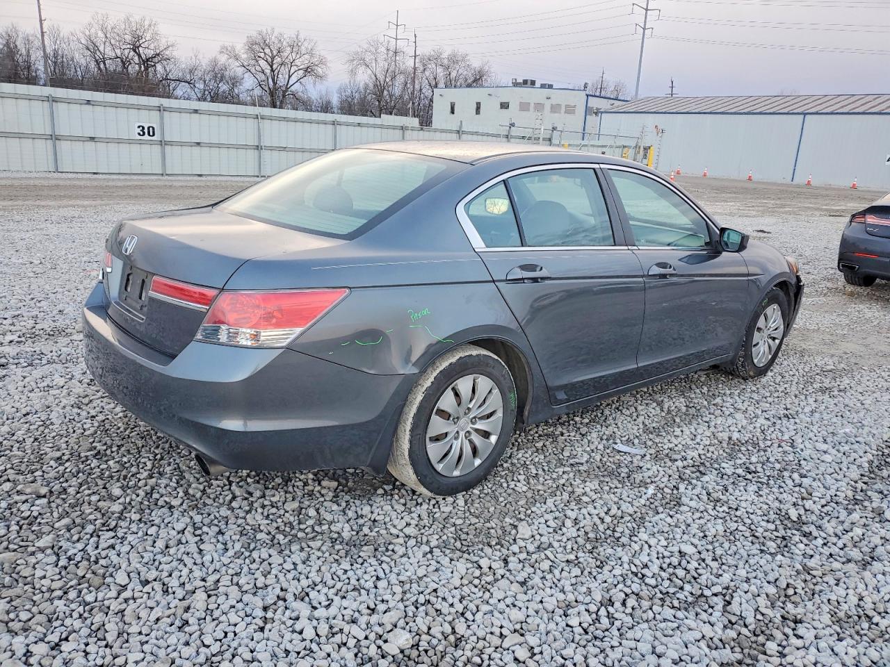 2011 HONDA ACCORD LX photo 5