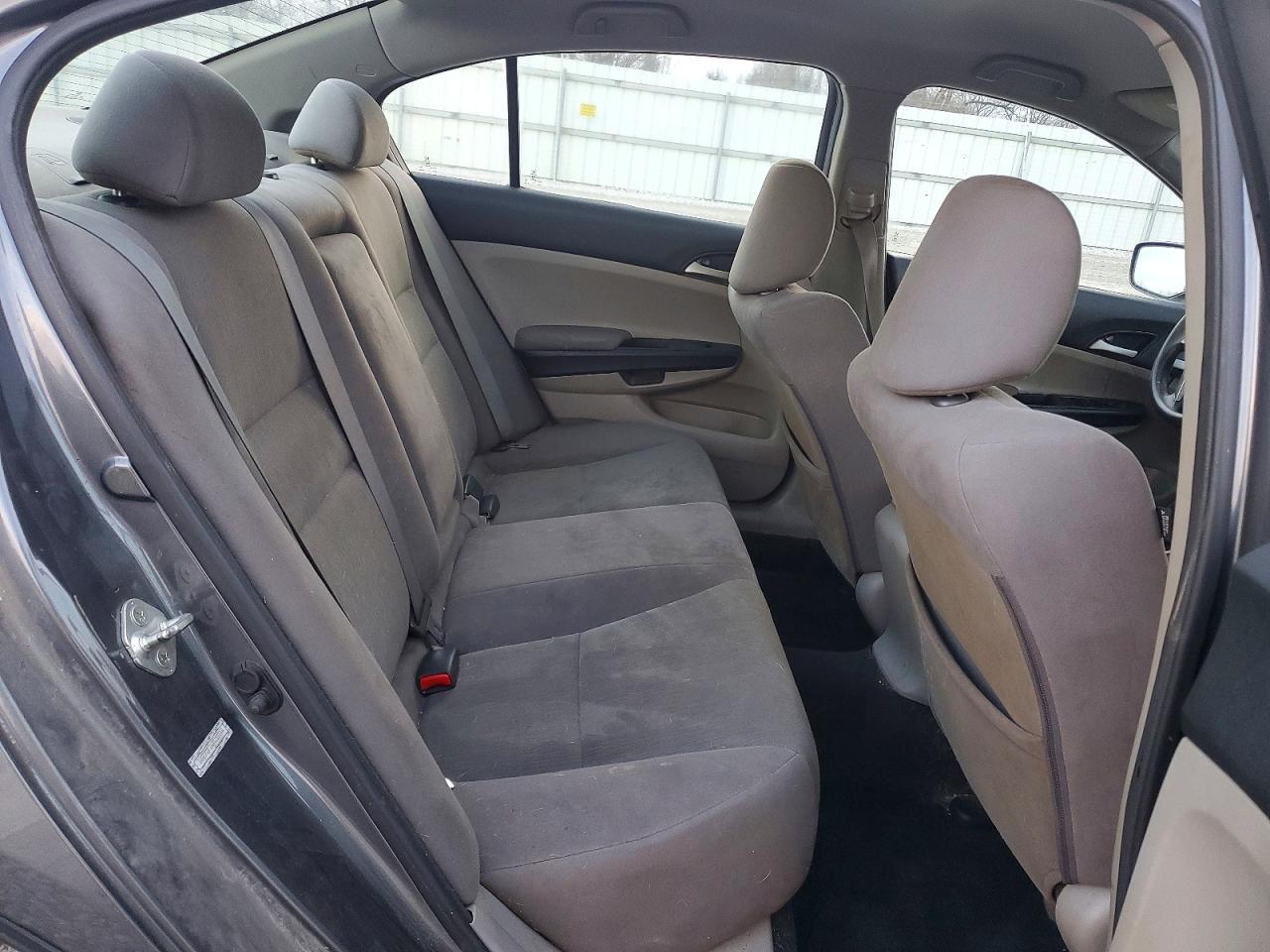 2011 HONDA ACCORD LX photo 19