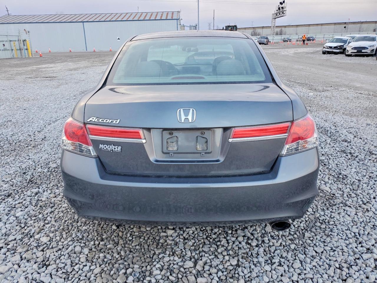 2011 HONDA ACCORD LX photo 11