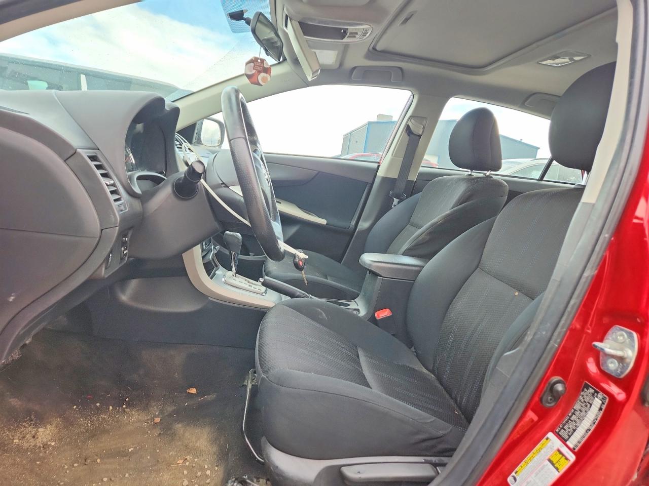2011 TOYOTA COROLLA S photo 7