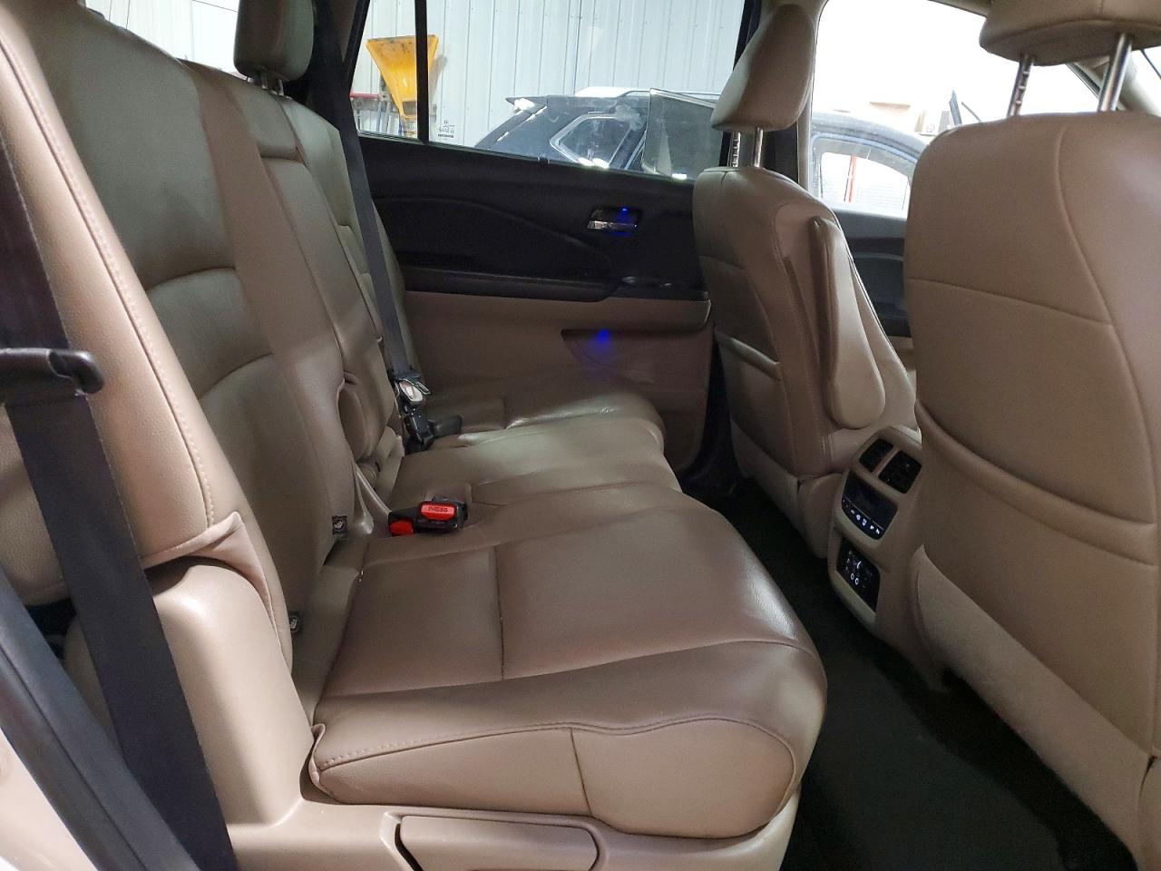 2016 HONDA PILOT TOURING photo 11