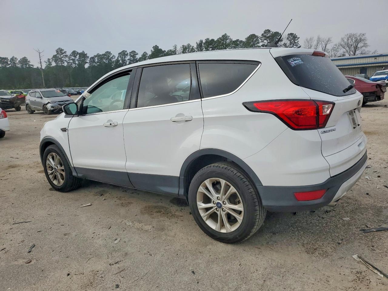2019 FORD ESCAPE SE photo 2