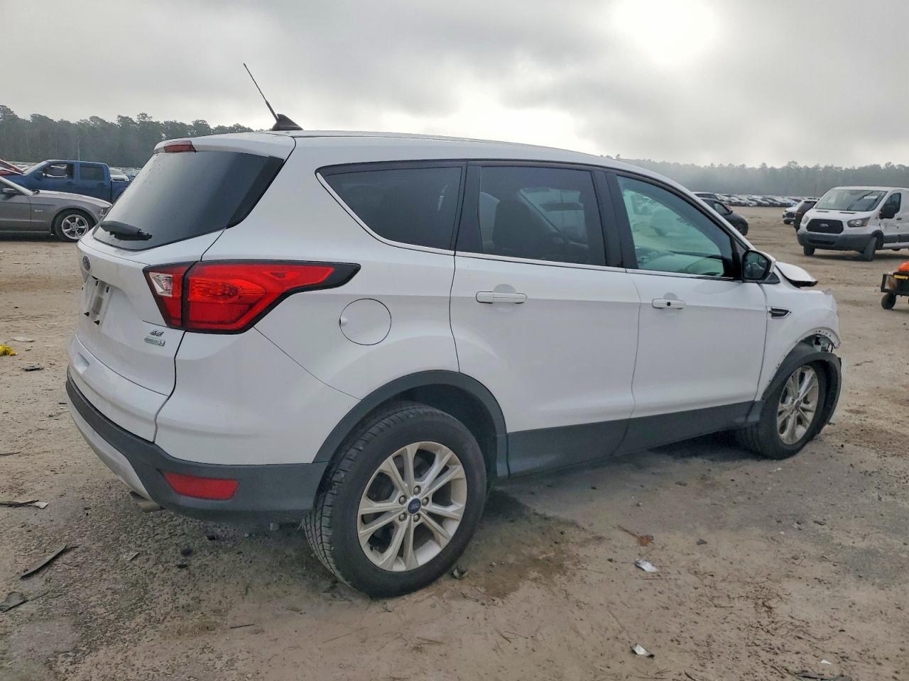 2019 FORD ESCAPE SE photo 3