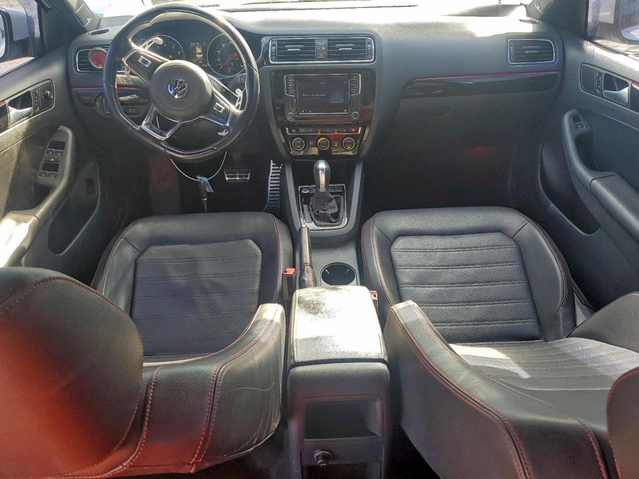 2017 VOLKSWAGEN JETTA GLI photo 8