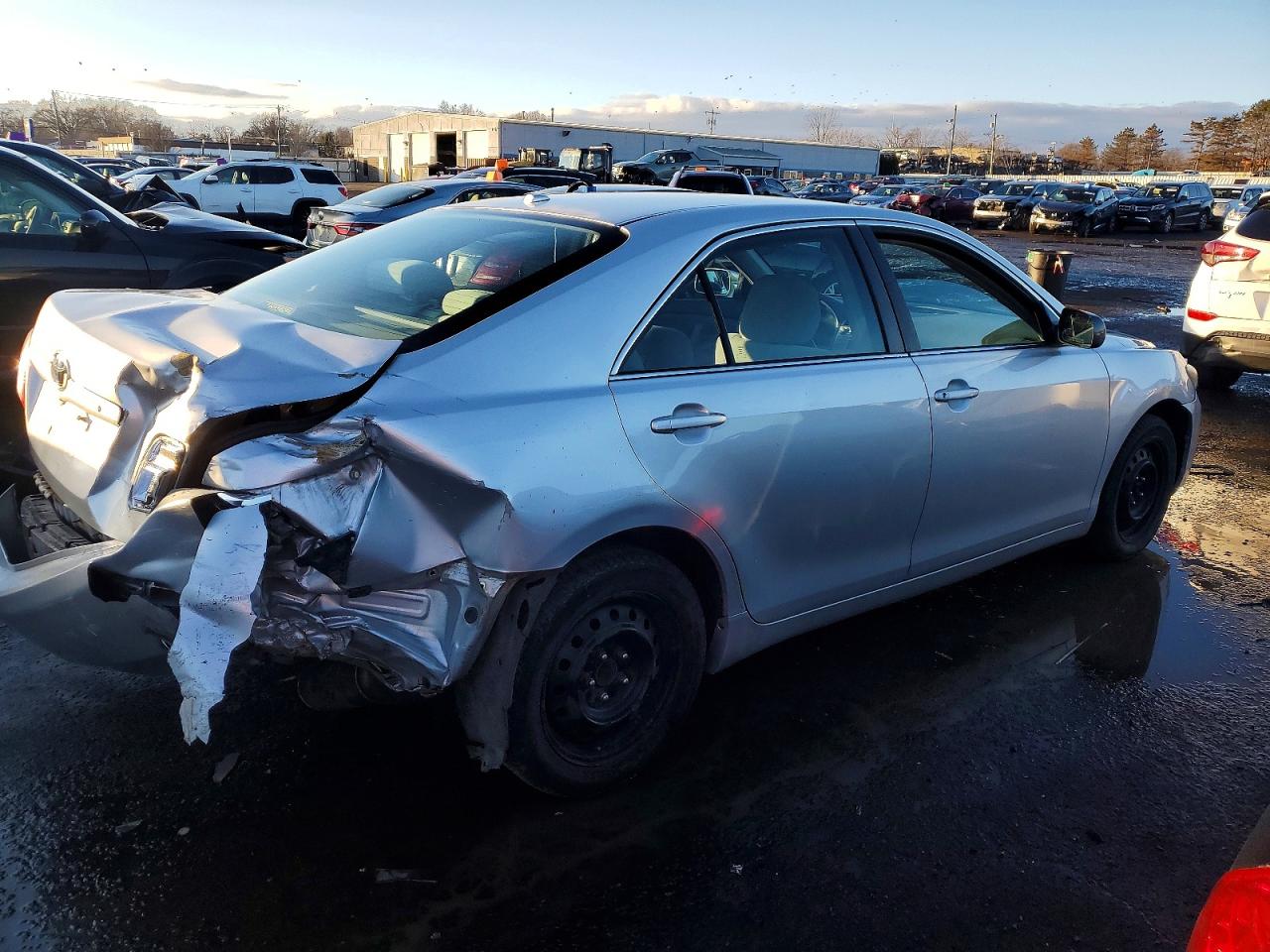 2011 TOYOTA CAMRY BASE photo 3