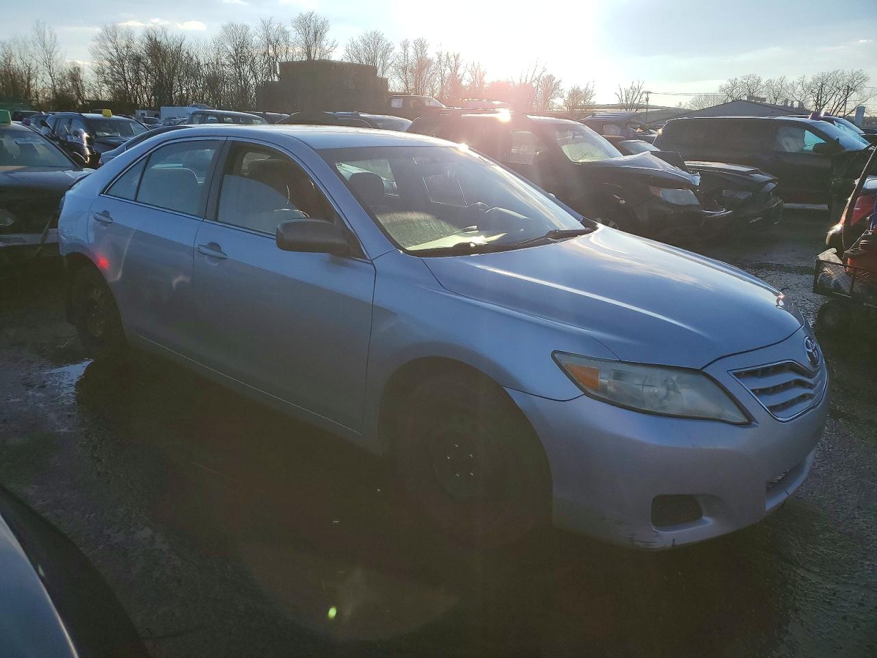 2011 TOYOTA CAMRY BASE photo 4