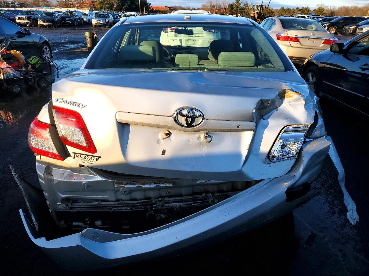 2011 TOYOTA CAMRY BASE photo 6