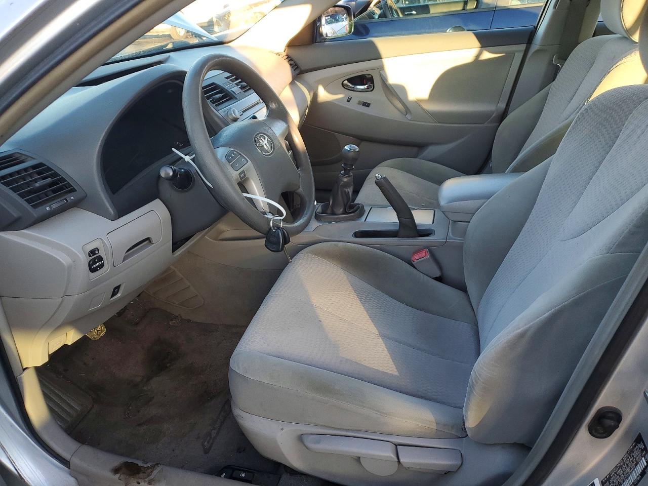 2011 TOYOTA CAMRY BASE photo 7