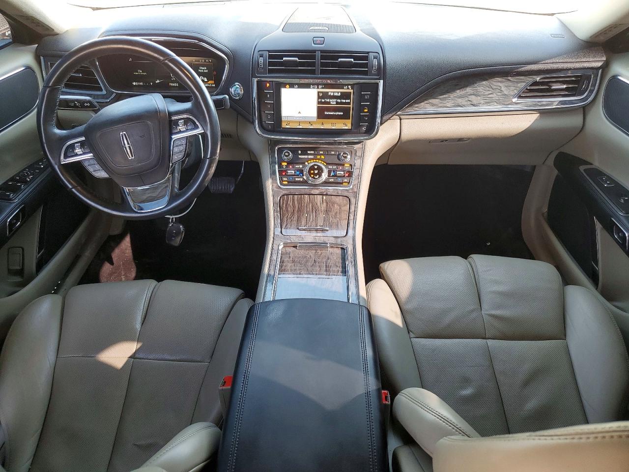 2017 LINCOLN CONTINENTAL RESERVE photo 8