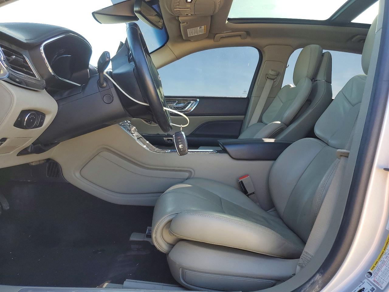 2017 LINCOLN CONTINENTAL RESERVE photo 7