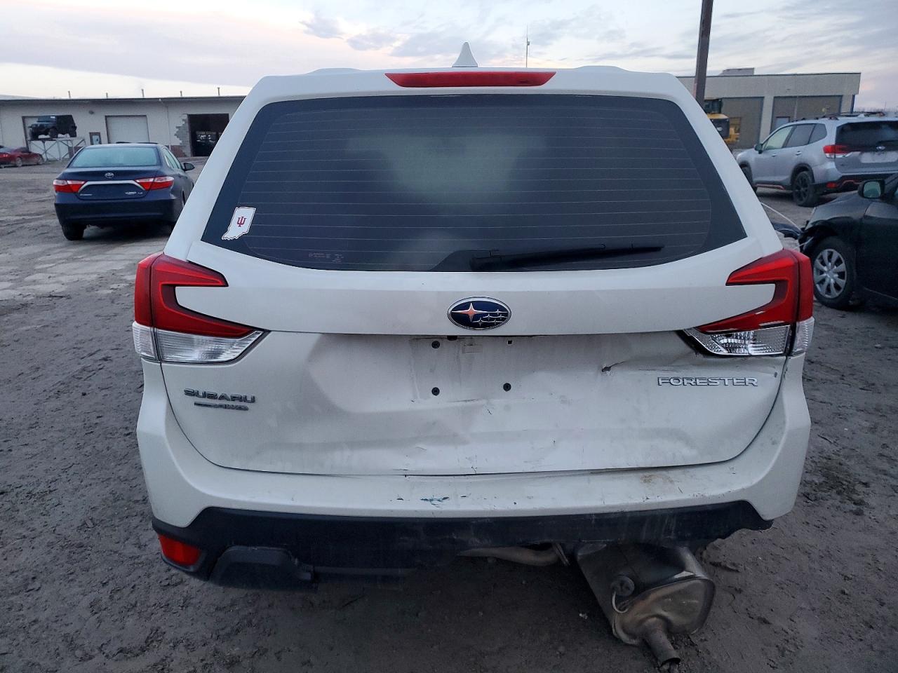 2022 SUBARU FORESTER photo 6
