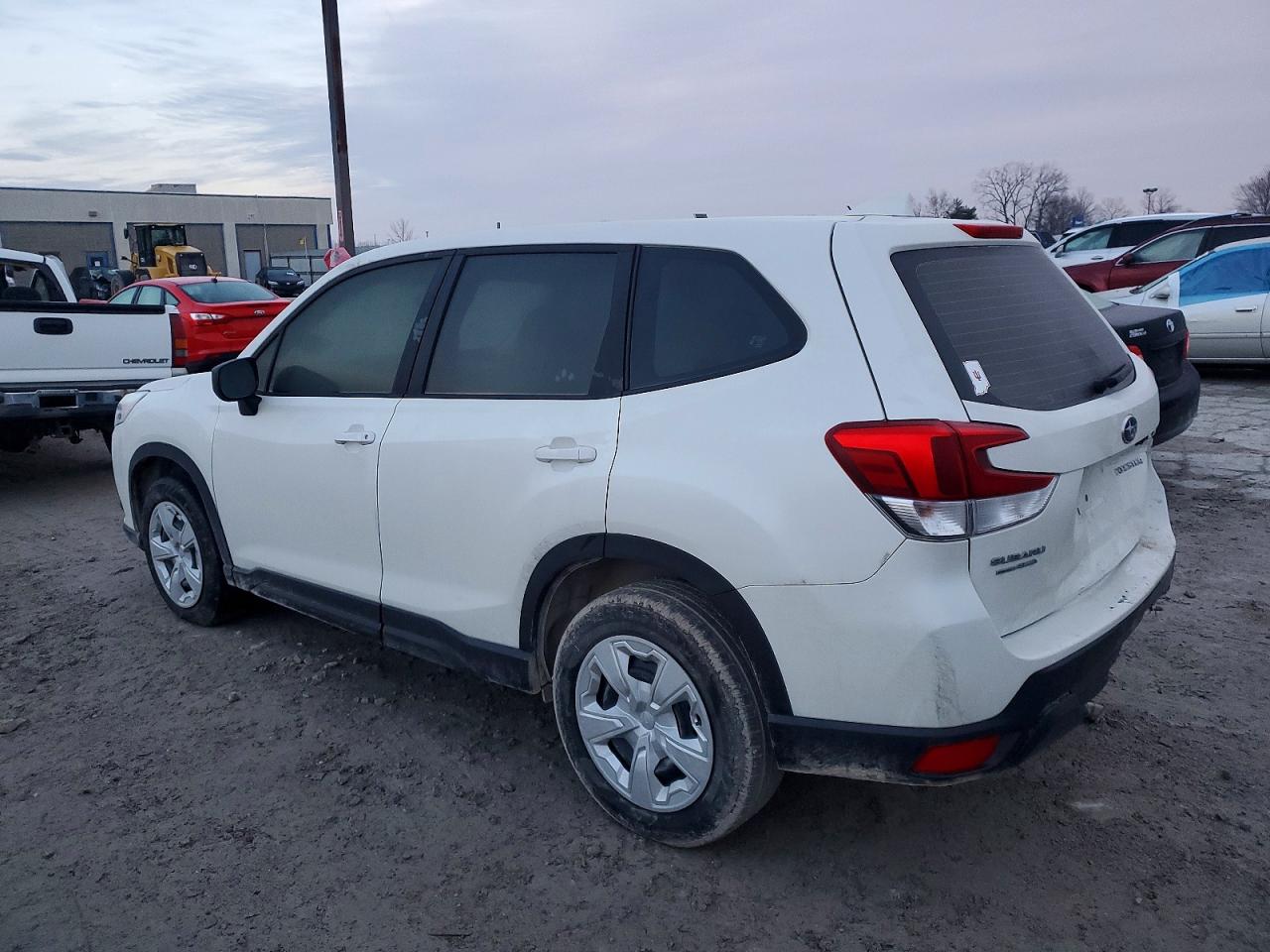 2022 SUBARU FORESTER photo 2