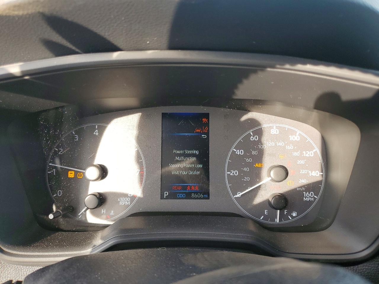 2025 TOYOTA COROLLA CROSS LE photo 9