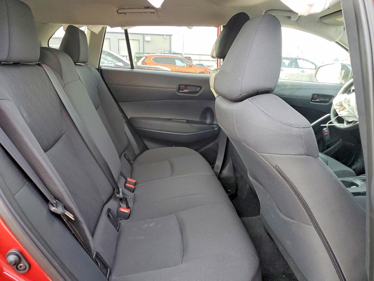 2025 TOYOTA COROLLA CROSS LE photo 10
