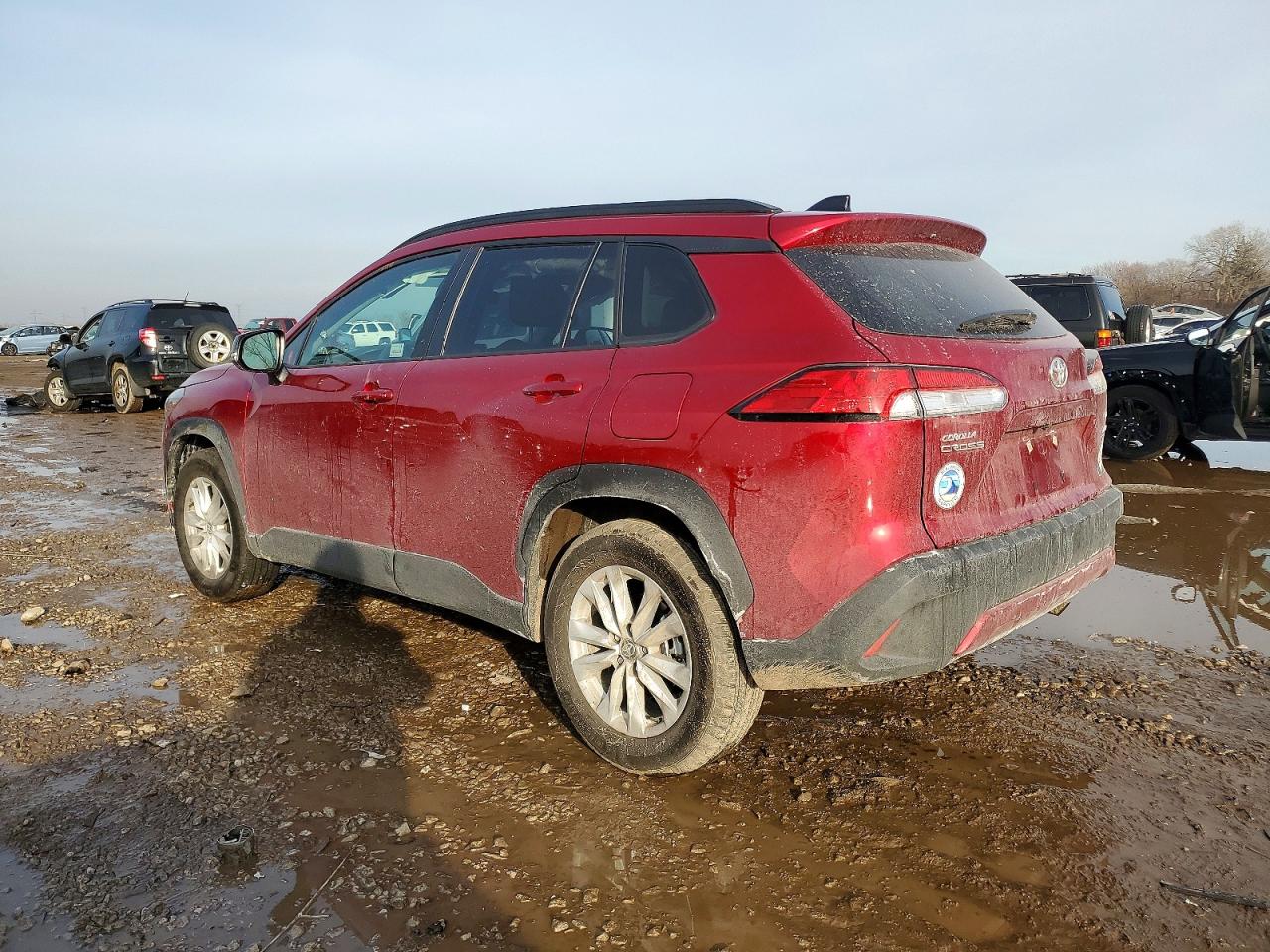 2025 TOYOTA COROLLA CROSS LE photo 2