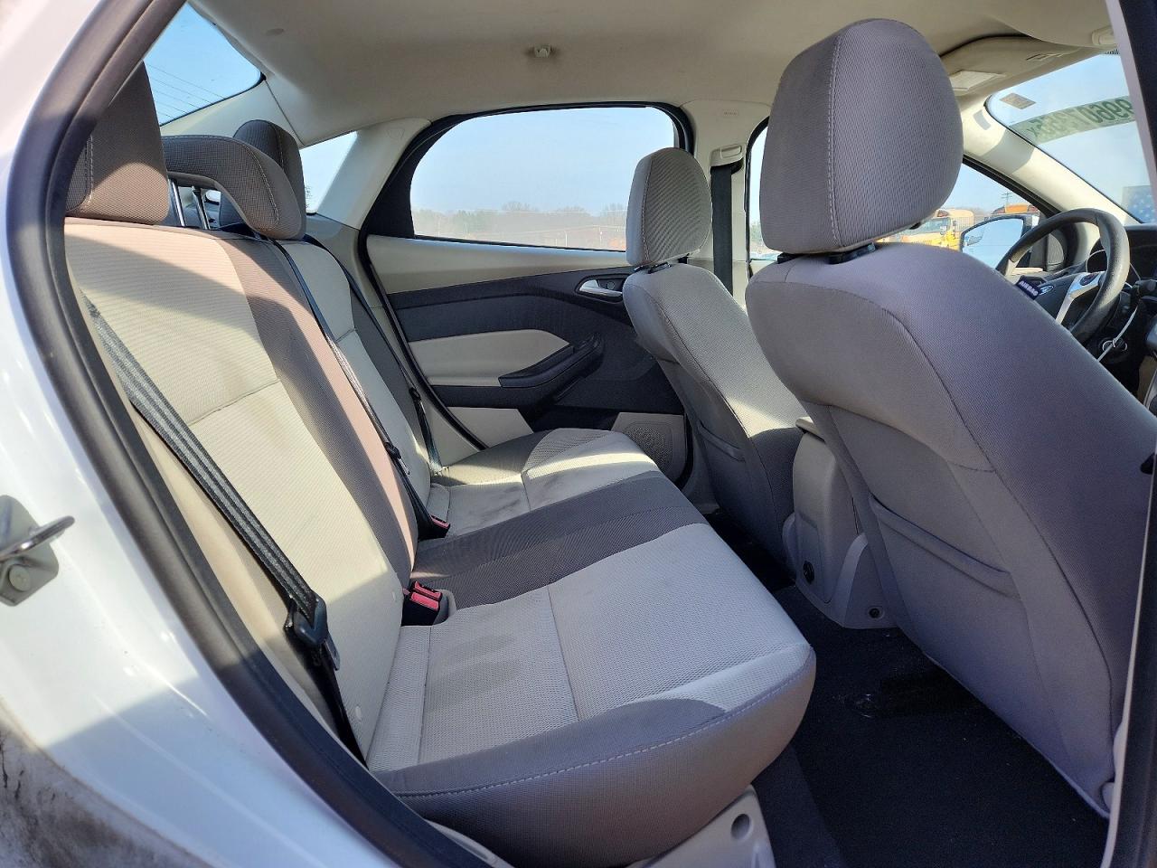 2014 FORD FOCUS SE photo 10